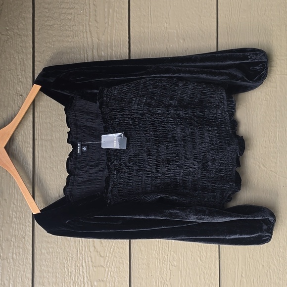 Torrid Velvet Smocked Blouson Sleeve Crop Top NWT 3x Black - Picture 7 of 11